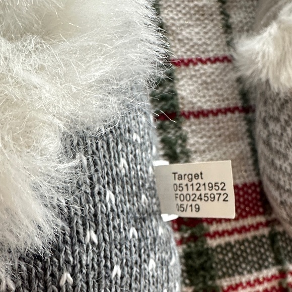 Charming Gray and Red Gnome Set - Picture 5 of 6